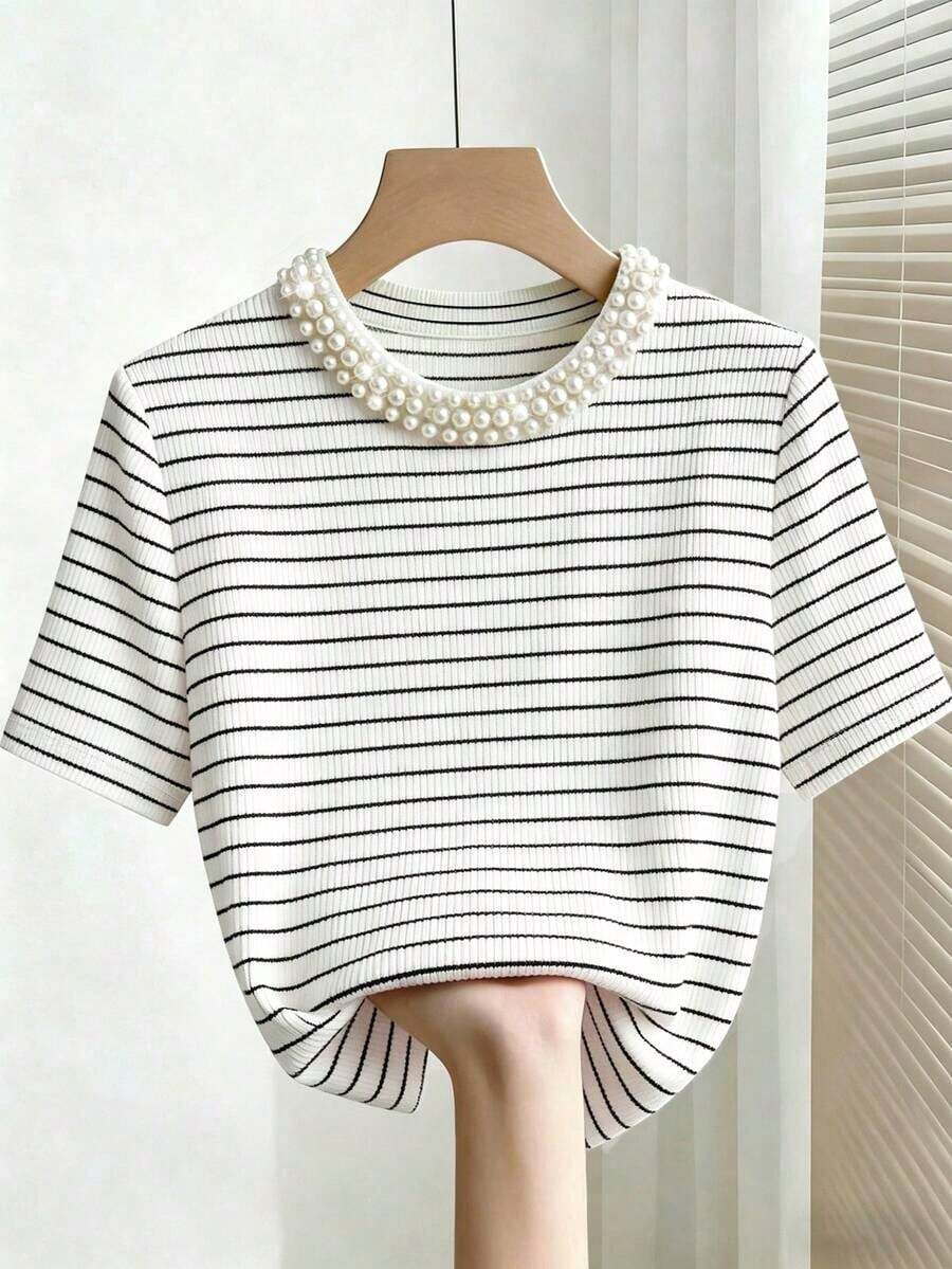 Camiseta de manga corta con cuello redondo ajustado, con cuentas y acanalada, elegante para mujeres - Blanco y Negro - Ver 1
