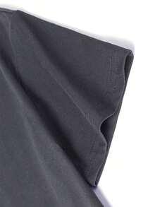 New Fall/Winter 2026 Release: Women's Short-Sleeved T-Shirt With A Round Neck, Relaxed Fit, And A Bull's Head Print In A Modern Design. Ultra-Soft Fabric With A Great Drape, Perfect For Urban Looks And Street Style. Women's Blouses, Women's T-Shirts, Women's Casual Blouses - 黑色 - 查看 11