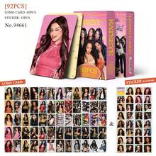 1 Caixa/92 Folhas Cartões Fotográficos K-AT | 60 Cartões Essenciais de Novo Álbum Cartões Postais + 32 Adesivos Temáticos | Adequado para Diários, Scrapbooks, Inserções de Capa de Telefone, Decoração de Dormitório | Design de Página Individual, Perfeito como Adições de Álbum, Decorações, Crie Facilmente o Seu Canto do Ídolo - Multicolorido - Visão 7