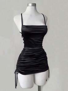 Vestido de mujer minimalista con tirantes finos, fruncido y escote bajo - Negro - Ver 3