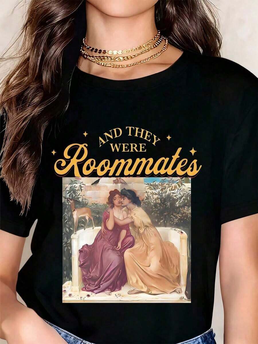FunnyFashion Wo's Casual Loose Fit T-Shirt With Round Neck And Short Sleeves, Vintage Graphic Print "They Were Roommates", For Everyday Wear And Summer Outings - 黑色 - 查看 1