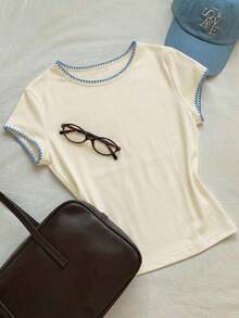 2026 Nueva Moda Camiseta Casual Versátil de Mujer con Cuello Redondo y Mangas Cortas, Contraste de Ribete, Top de Verano, Ropa de Primavera para Exteriores, Top Beige Casual Y2K - Beis - Ver 2