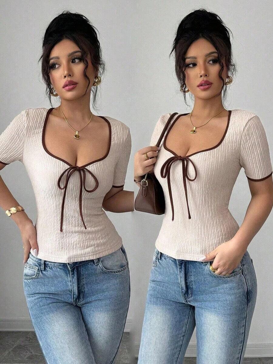 Raffinéa Camiseta ajustada de mujer con diseño de lazo de cuello en V de bloque de color estilo francés, top con lazo delantero rojo, top con cordones rojos, top sexy rojo, blusas de manga corta para mujer, últimas blusas para mujer, nuevos llegados - Multicolor - Ver 1