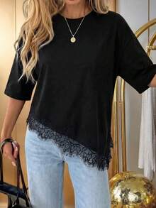 Camiseta casual de mujer con cuello redondo, unicolor, bajo asimétrico con parche de encaje, uso diario básico, top casual de verano, adecuado para vacaciones, verano, primavera, salida a la playa en primavera, top de verano para mujer - Negro - Ver 2