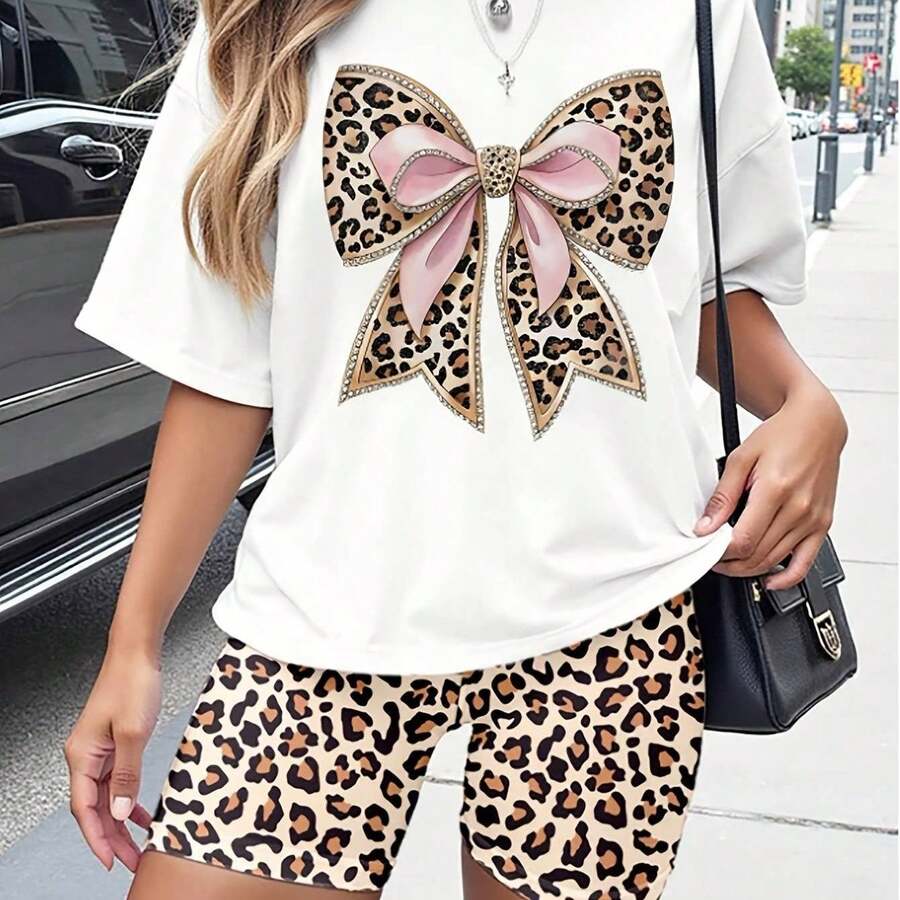 Women's T-Shirt With Minimalist Bear Design And Text - 白色 - 查看 1