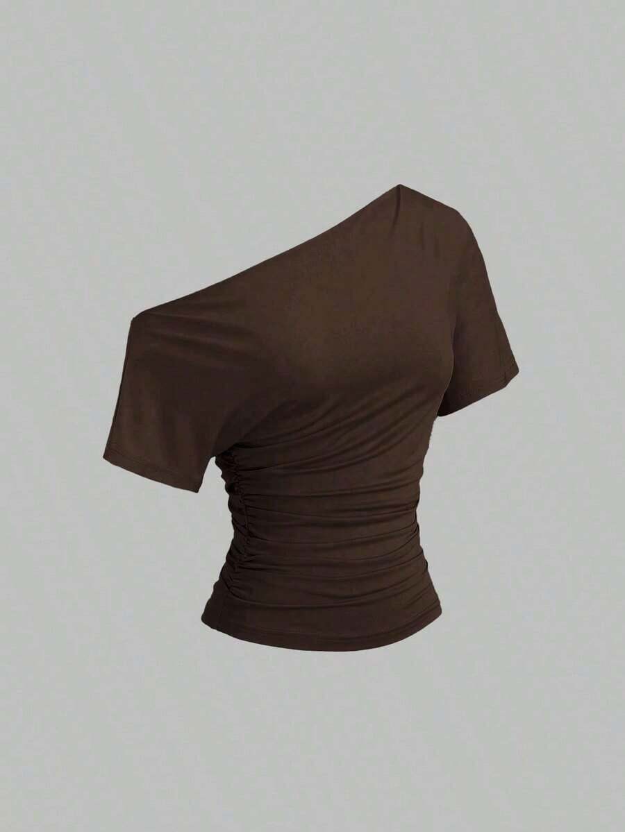 Nueva camiseta casual de primavera/verano para mujer, de estilo elegante y chic de la calle, con hombro asimétrico, ajuste delgado, deportiva, versátil y cómoda - Marrón - Ver 1