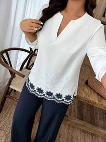 Conjunto informal de mujer con bloqueo de color y bordado en escote en V, otoño/invierno - Azul y blanco - Ver 7
