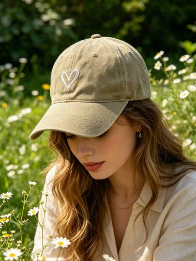 1pc Embroidered Heart Polyester Baseball Cap, Unisex Adjustable Fashion Snapback Hat, Sun Protection, Suitable For Outdoor Activities, Gifts For Young Men And Women. Suitable For Drivers, Teachers, Students, Actors, Restaurant Staff, And Work Uniforms.