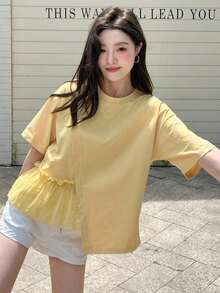 Camiseta casual de mujer para el verano con cuello redondo, manga corta, ajuste holgado y dobladillo con volantes y un solo unicolor - Amarillo - Ver 9