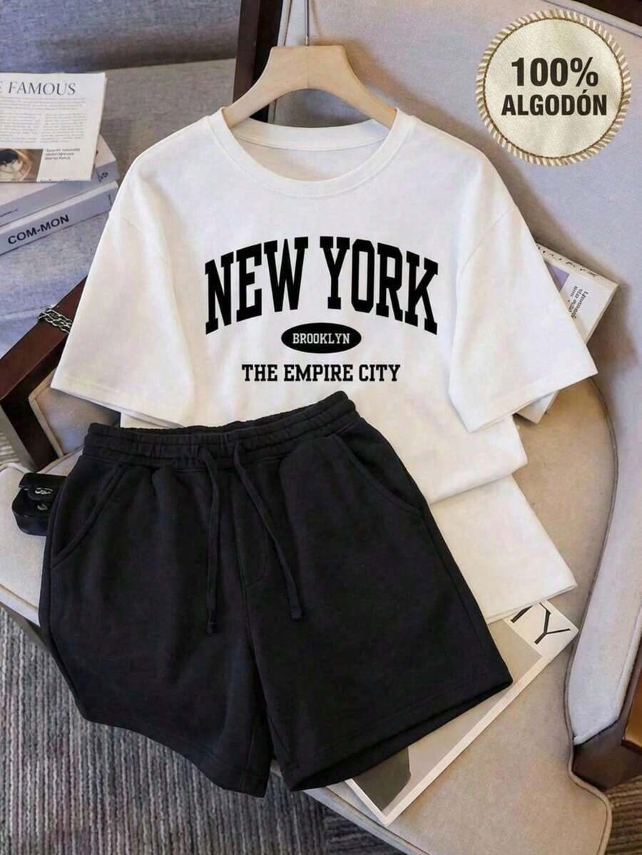 No es un conjunto a juego, los pantalones son solo para referencia de combinación. Hecho de 100% algodón puro, transpirable y agradable para la piel. Cuello redondo clásico, corte ajustado y favorecedor que se adapta a todo tipo de cuerpo. Diseño estampado moderno, minimalista y elegante. Estilo unisex, ideal para conjuntos de pareja. Perfecto para el trayecto diario, citas informales y moda urbana, versátil y atemporal. - Blanco - Ver 1