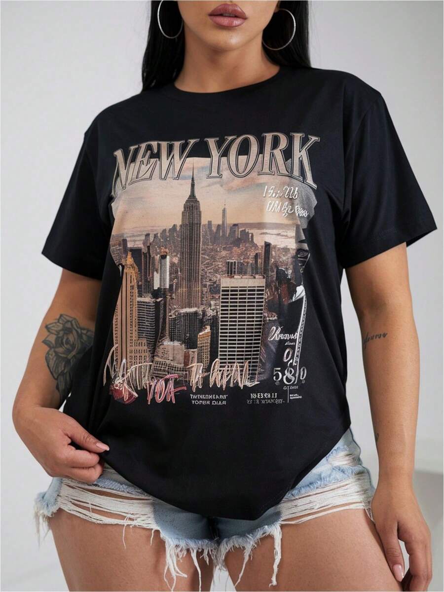 Elegante camiseta negra estampada con el horizonte de la ciudad de Nueva York, estilo casual urbano, transpirable, absorbente de sudor y suave, adecuada para el transporte diario, el ocio en casa y el uso cotidiano, atuendo de estilo urbano para la fiesta de Año Nuevo 2026 - Camiseta Chic Fashion Tee. - Negro - Ver 1