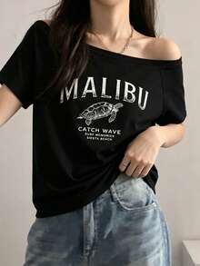 Camiseta de mujer de manga corta con hombros abiertos, de poliéster, con estampado de tortuga marina de Malibú a la moda, de tela elástica, adecuada para uso diario casual en verano - Negro - Ver 2