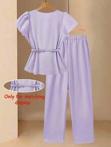 Conjunto informal de mujer con blusa de cuello en V plisada y pantalones de pierna ancha de unicolor - Morado - Ver 2