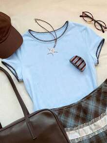 2026 Nueva Moda Camiseta Casual Versátil de Mujer con Cuello Redondo y Mangas Cortas, Contraste de Ribete, Top de Verano, Ropa de Primavera para Exteriores, Top Beige Casual Y2K - Celeste - Ver 6