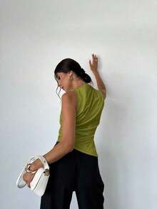 Camisa de satén con cuello plisado, sin mangas, elegante y sencilla, con dobladillo entallado, para oficina, en color beige - Verde Oliva - Ver 4