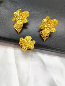 四件套镀金花卉首饰套装：项链、耳环、手链、戒指，中东、迪拜、沙特阿拉伯、欧洲、非洲风格，适合新娘、婚礼、派对、约会、母亲节、情人节、生日、婚礼季礼物，合金材质，送给妈妈、姐妹、女友的礼物 - 金黃色 - 查看 4