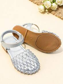 1 đôi sandal cho bé gái, chất liệu lưới dệt màu bạc, kiểu dáng bohemian, đế bằng, thích hợp cho các bữa tiệc mùa hè, đi chơi hàng ngày và đi biển. - Bạc - Xem 7