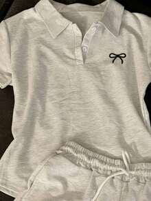 de 2 piezas de camisa polo con bordado de lazo y shorts de estilo casual para mujer, para verano - Gris - Ver 3