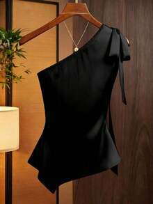 Blusa asimétrica de satén color caramelo con lazo en el hombro, diseño ajustado con pliegues asimétricos, adecuada para citas, ir al trabajo, con hombro sexy en capas, camisa elegante y de moda - Negro - Ver 2