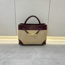 BV Bottega Small Andiamo Bolso de mujer tejido a mano de cuero genuinoBolsodebolso de manotipocuboconpatróntejidoparamujer,bolsodemarca,elegantebolsodemanoparaseñorabolsaderegaloexquisita,bolsodebolso de manodelujoparamujer,bolsocruzadodemodaparamujer,adecuadoparachicas,estudiantesnivel universitariodamasdeoficina,madresdemedianaedadparausodiario,comprasoficina,clase,reuniones,citas,actividadesalairelibretambiénunregaloidealparaBolso de mujer Andiamo con cadena nueva y hebilla de nudo metálico, bolso bandolera, bolso de mano de lujo ligero de alta gama, gran capacidad. - Burdeos - Ver 13