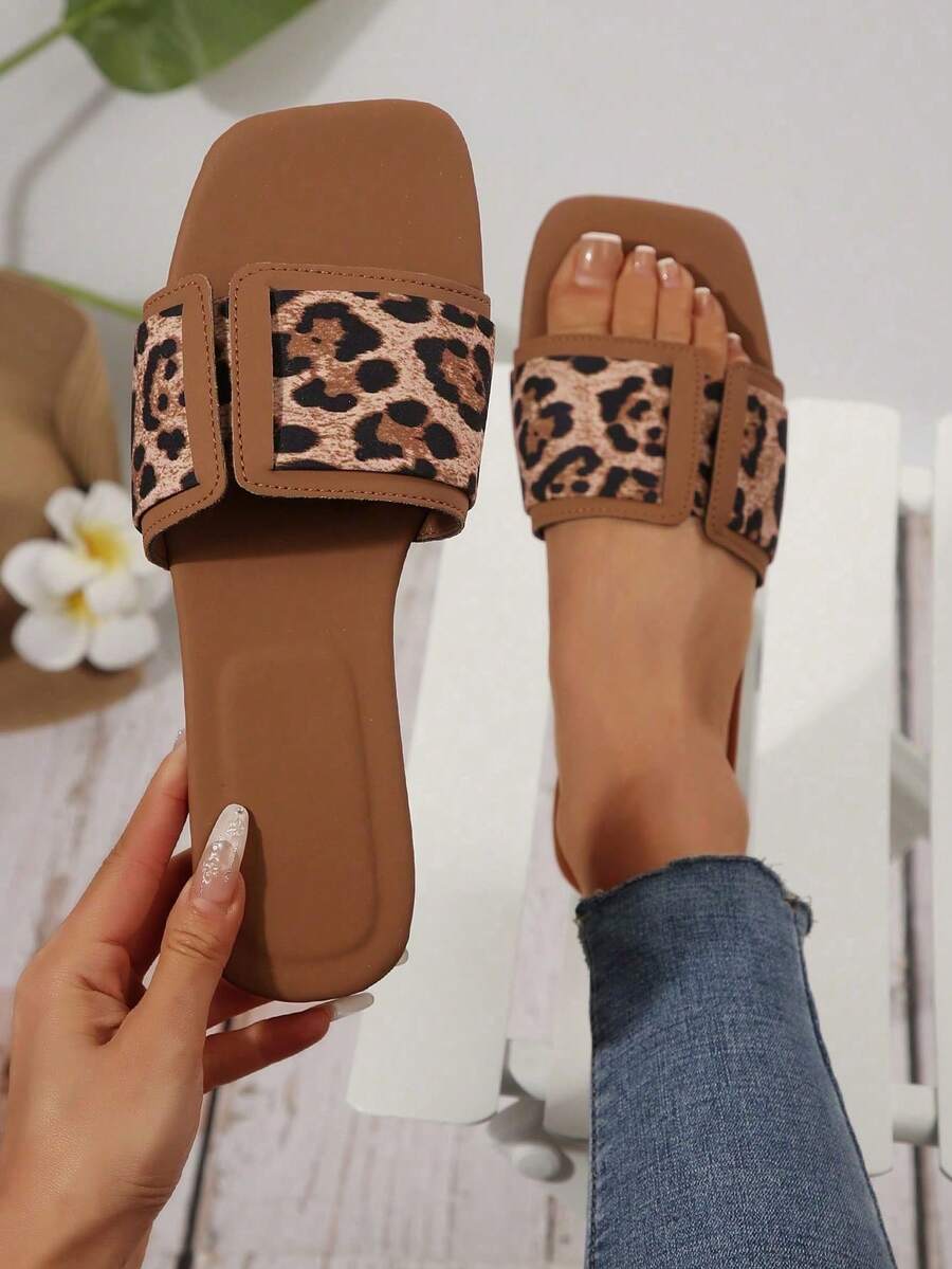 Dép xăng đan đế bằng kiểu Pháp cổ điển họa tiết da báo, đa năng, thời trang, thoải mái, thích hợp cho đi biển. - màu nâu - Xem 1