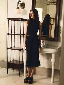 Conjunto de dos piezas estilo vintage francés: top sin mangas de cuello medio + falda midi de talle bajo con estampado de lunares, corte ajustado y look elegante con mucho estilo. - Negro - Ver 2