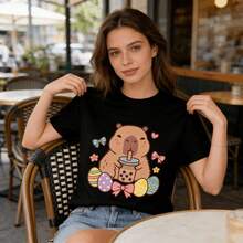 Tops para mujer Casual Negra para Mujer con Estampado de Capibara y Huevo de Pascua, Corte Regular, Manga Corta, de Algodón - Negro - Ver 6