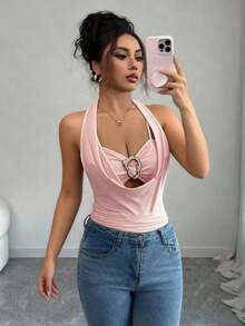 Camiseta de tirantes ajustada con cuello drapeado elegante de color negro, diseño fruncido y decoración metálica, para primavera/verano - Rosa - Ver 4