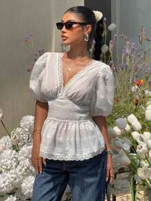 Blusa de mujer con pliegues, fruncido profundo y parches de encaje para vacaciones - Beis - Ver 3