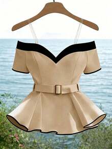 Blusa elegante y de moda para mujer, con diseño minimalista y versátil, con contraste de color negro y blanco, decoración de hebilla metálica y volantes en el bajo, para el verano - Camel - Ver 5