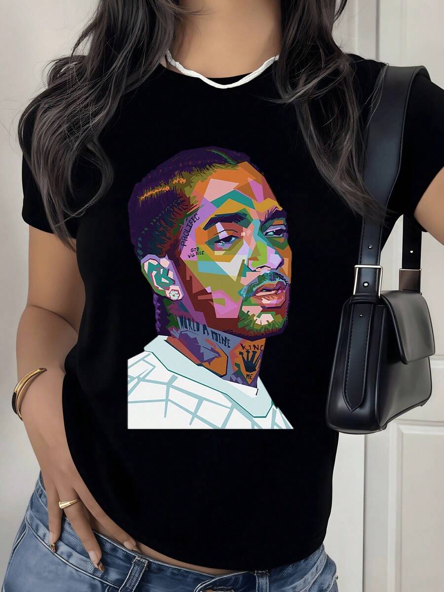 Colorful Portrait With Geometric Strokes Reflecting Urban Energy, Modernity, And Artistic Self-Expression With Vibrant Nuances That Convey Strength And Confidence. Casual, Comfortable, And Modern Women's T-Shirt - 黑色 - 查看 1