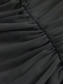Top de hombros descubiertos fruncido de malla - Negro - Ver 4