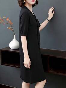 Vestido corto de mujer Nuevo vestido de verano de manga corta con escote en V, de moda para mujer, suelto y que estiliza, de longitud media en estilo A - Negro - Ver 5