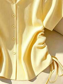 Camiseta de manga corta de verano para mujer, de unicolor, con botones delanteros y cordón lateral - Amarillo - Ver 3