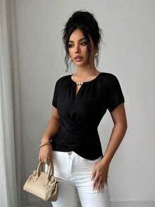 Blusa de manga corta con cuello redondo, estilo envolvente, elegante y casual, con cinturón y cuentas, adecuada para ir al trabajo, citas, y uso durante todo el año en primavera/verano.Blusa elegante para damas, apropiada para fiestas, citas, oficina, negocios, vida diaria en primavera/verano, temporada de graduación, Día del Maestro, vuelta al colegio, Acción de Gracias.Blusa de manga corta para uso diario, de unicolor con cuentas. - Negro - Ver 6