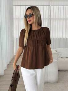 Camisa casual de mujer de unicolor, cuello redondo, manga corta y plisada - Marrón Chocolate - Ver 5