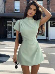 Vestido mini de línea A con fruncido de unicolor, adecuado para el uso diario en verano - Verde - Ver 9