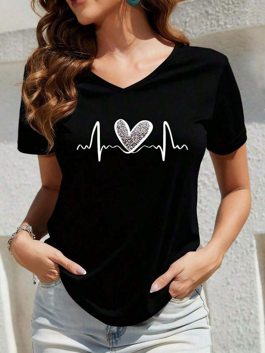 Camiseta de mujer de manga corta con cuello en V con estampado de corazón y leopardo - Negro - Ver 1