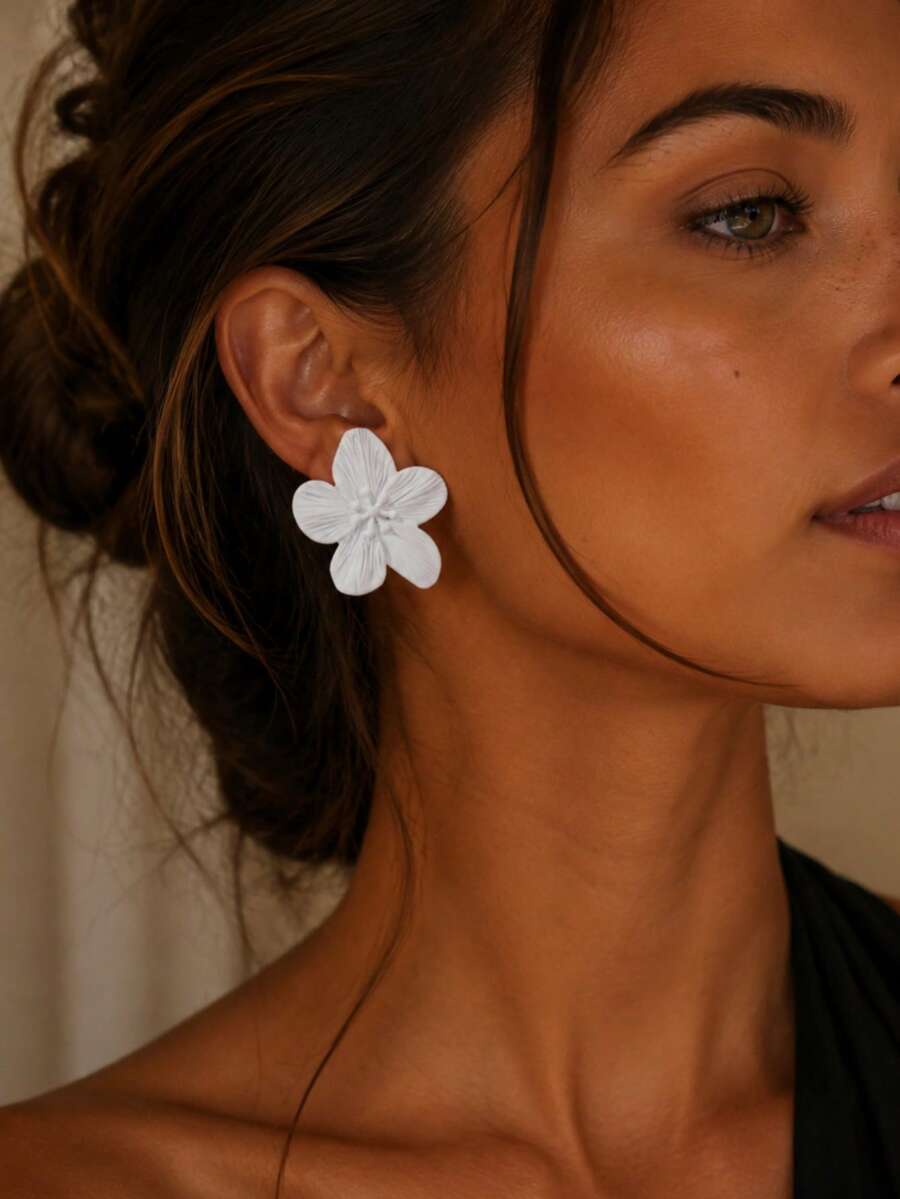 1 Pair Elegant Floral Vintage Design Fashion Earrings For Women