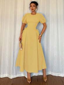 Vestido elegante y romántico para vacaciones de boda de verano 2025 en azul francés regular, con hombros sueltos, mangas abullonadas, cintura drapeada y lazo lateral ajustado - Amarillo - Ver 7