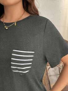 Camiseta casual de talla grande con bolsillo y rayas de contraste, prenda de vestir occidental estilo boho bohemio, top de festival de los 90, verano y primavera - Gris Oscuro - Ver 5