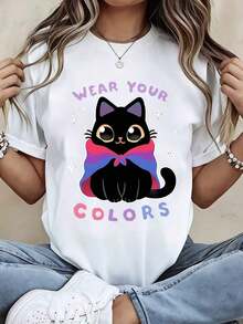 Camiseta moderna y minimalista para mujer con estampado de gato y bufanda de arcoíris. Luce tu estilo casual de verano para atuendos diarios y eventos de orgullo. - Blanco - Ver 7