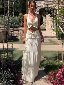 Two-Piece Set: Sleeveless Top With V-Neck And  Halter Neck And Long Ruffled Skirt - 杏色 - 查看 1