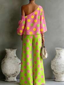 Conjunto de pantalón de dos piezas con hombros descubiertos y lunares de colores - color - Ver 2