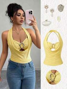 Camiseta de tirantes ajustada con cuello drapeado elegante de color negro, diseño fruncido y decoración metálica, para primavera/verano - Amarillo - Ver 3