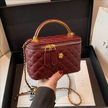 BV Bottega Bang Bang Bolso de mujer tejido a mano de cuero genuinodebolso de manotipocuboconpatróntejidoparamujer,bolsodemarca,elegantebolsodemanoparaseñorabolsaderegaloexquisita,bolsodebolso de manodelujoparamujer,bolsocruzadodemodaparamujer,adecuadoparachicas,estudiantesnivel universitariodamasdeoficina,madresdemedianaedadparausodiario,comprasoficina,clase,reuniones,citas,actividadesalairelibretambiénunregaloidealparabolso de mujerdemanoparamujer,modelonuevo2026,pequeñobolsodehombroacolchadoestiloChanelconcadena,bolsocruzadodealtaGamma. - Beige [Producto más vendido en comercio electrónico transfronterizo] - Ver 1