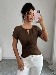 Blusa de manga corta con cuello redondo, estilo envolvente, elegante y casual, con cinturón y cuentas, adecuada para ir al trabajo, citas, y uso durante todo el año en primavera/verano.Blusa elegante para damas, apropiada para fiestas, citas, oficina, negocios, vida diaria en primavera/verano, temporada de graduación, Día del Maestro, vuelta al colegio, Acción de Gracias.Blusa de manga corta para uso diario, de unicolor con cuentas. - Marrón - Ver 6
