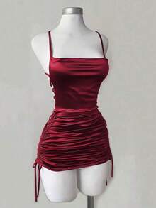 Vestido de mujer minimalista con tirantes finos, fruncido y escote bajo - Burdeos - Ver 3