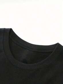 Camiseta Gráfica Mexicana para Mujer - Fondo con Detalles en Rojo, Verde, Blanco y Dorado - Atuendo Casual para el Día a Día y Fiestas - Regalo Perfecto para Mujeres - Ropa Mexicana Lavable a Máquina, Camiseta con Estampado Vibrante, Moda de Verano, Manga Corta, Ajuste Cómodo, Blusa Elegante, Ropa para Festivales. - Negro - Ver 5