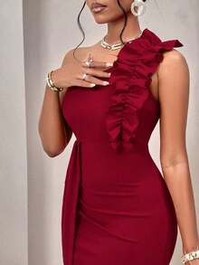 AIJ Vestido elegante de corte asimétrico con hombro descubierto, diseño fruncido y volantes, sin mangas, para mujer, unicolor, para fiestas, citas, fiestas de solteros, cenas formales o eventos de gala en otoño e invierno 2024 - Burdeos - Ver 2